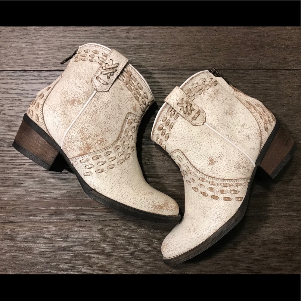 Very Volatile White Leather Booties